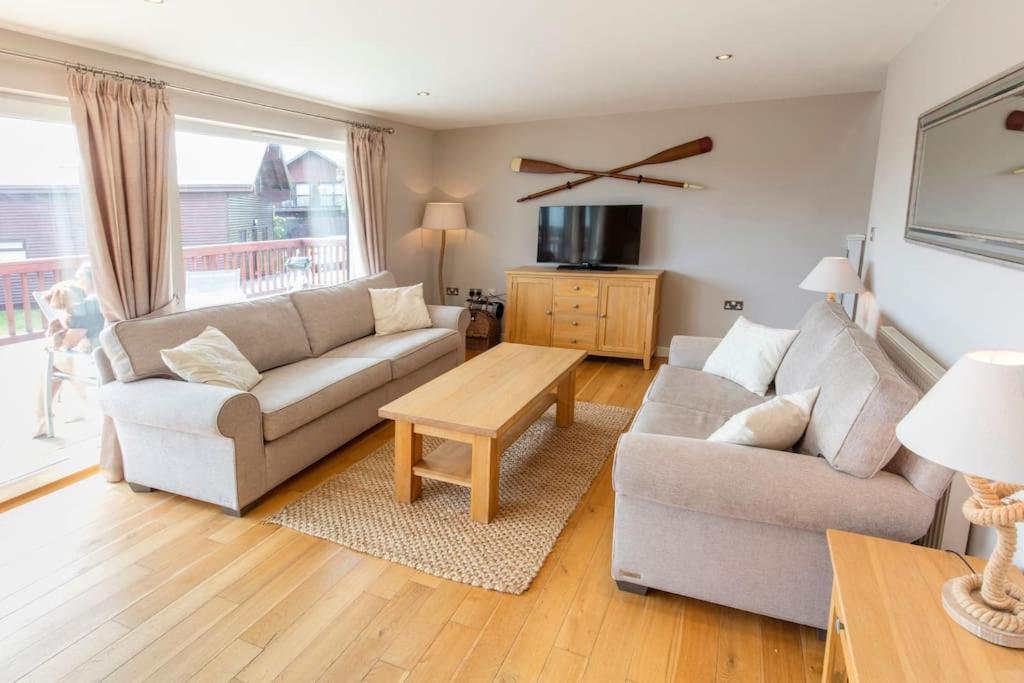 Retallack Resort 4 Bedroom Lodge - Hot Tub For Hire On Request -Pool & Spa 帕兹托 外观 照片