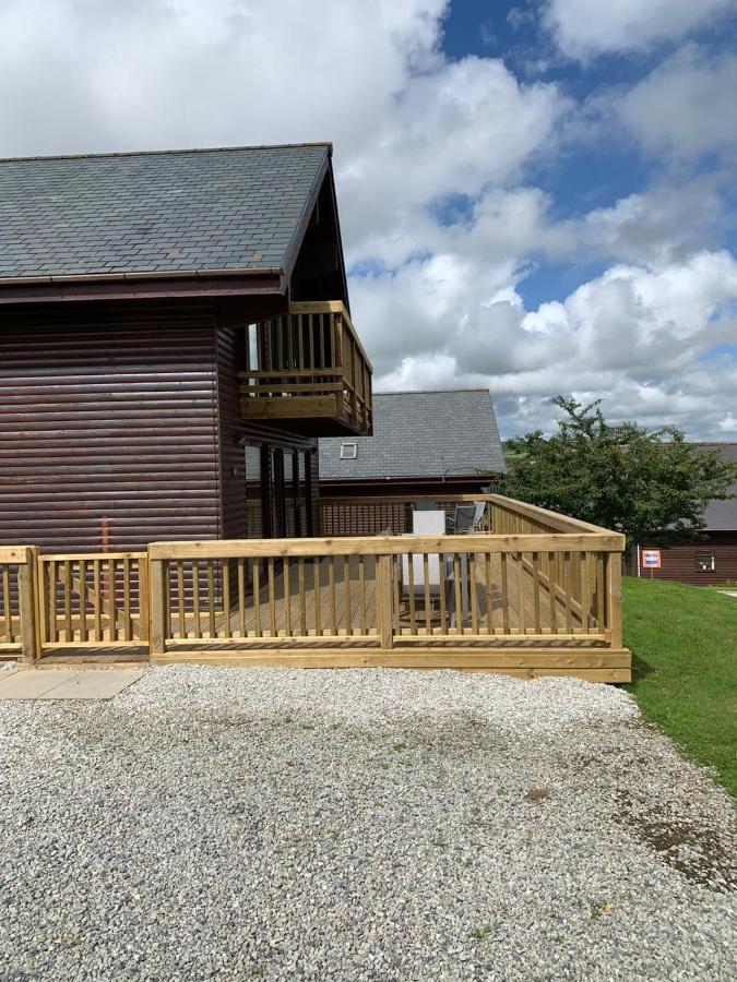 Retallack Resort 4 Bedroom Lodge - Hot Tub For Hire On Request -Pool & Spa 帕兹托 外观 照片